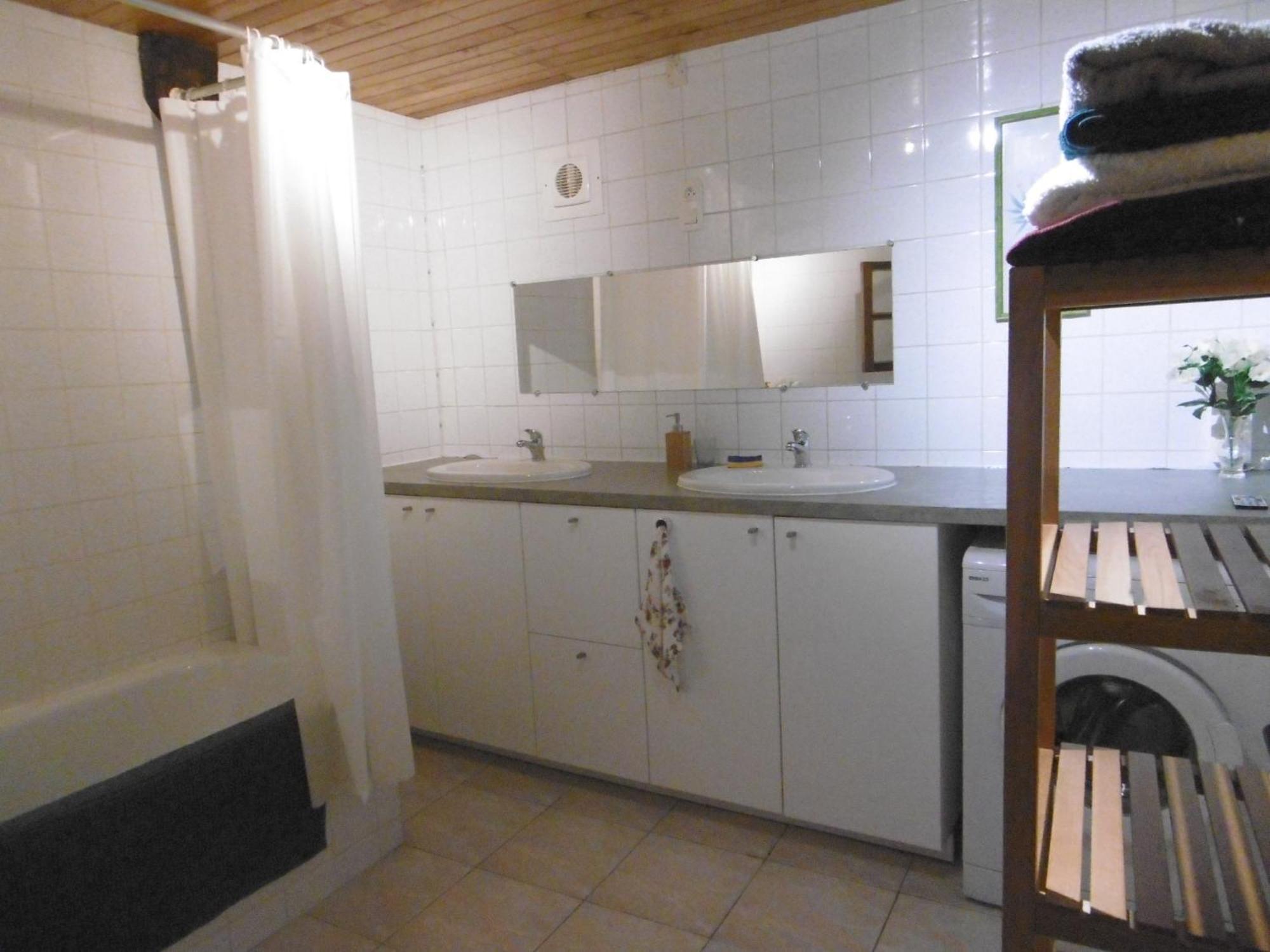 Maison Cosy Et Conviviale, Le B7 Besset Bagian luar foto